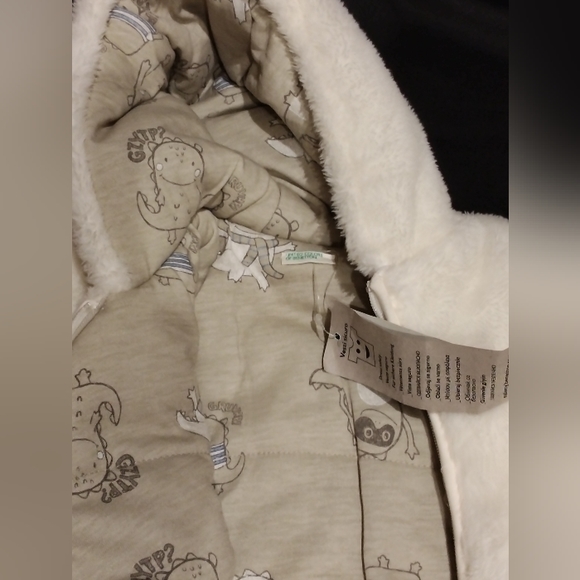 UNITED COLORS OF BENETTON BABIES UNISEX WHITE PLUSH 1 piece SNOWSUIT SZ. 3/6M - Picture 7 of 10
